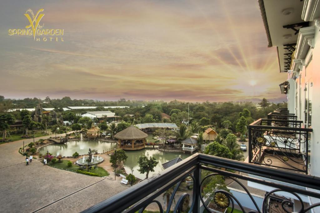 Spring Garden Hotel Lk Long Khanh Exterior foto